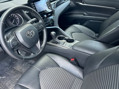 Used 2023 Toyota Camry SE w/ Blackout Package (TMS) image 9