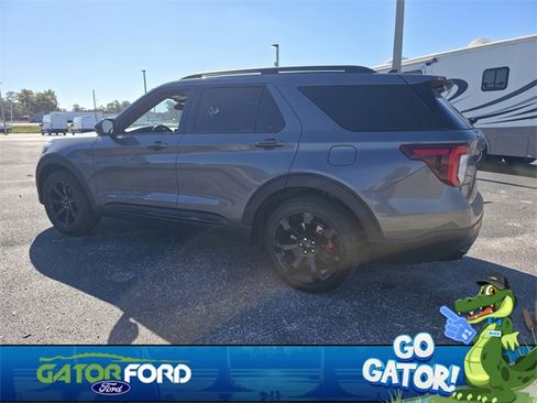 Used 2022 Ford Explorer ST w/ ST Street Pack image 7