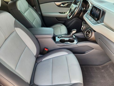Used 2019 Chevrolet Blazer LT FWD image 11