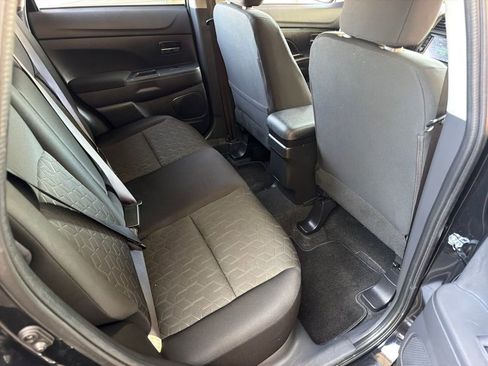 Used 2025 Mitsubishi Outlander Sport AWD image 29