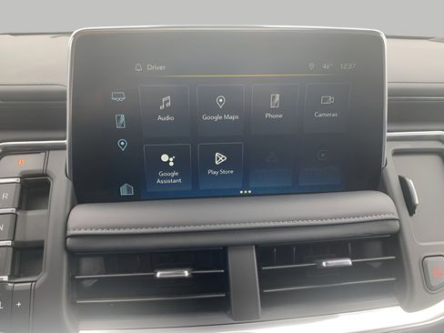 Used 2024 Chevrolet Suburban Z71 w/ Luxury Package AWD/4WD image 15