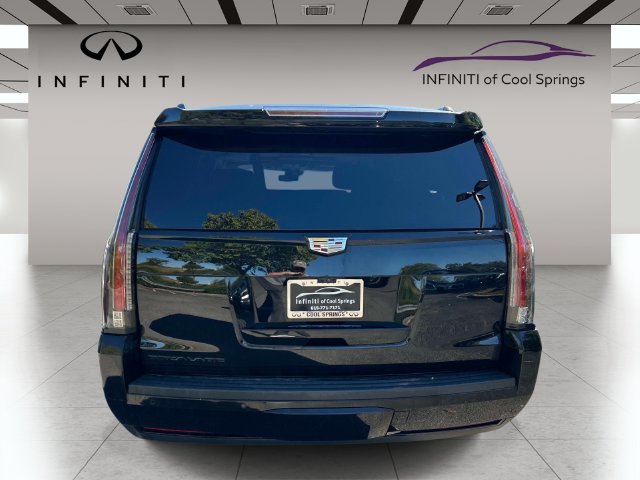 Used 2019 Cadillac Escalade Luxury w/ Escalade Sport Edition AWD/4WD image 6