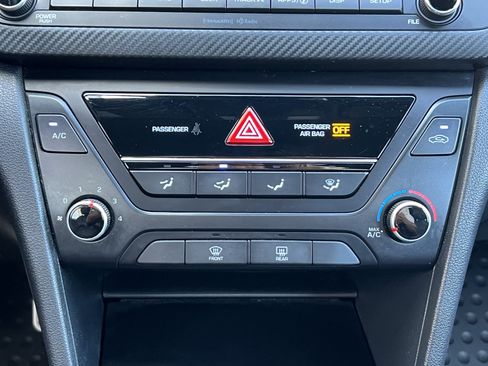 Used 2017 Hyundai Elantra Sport FWD image 30