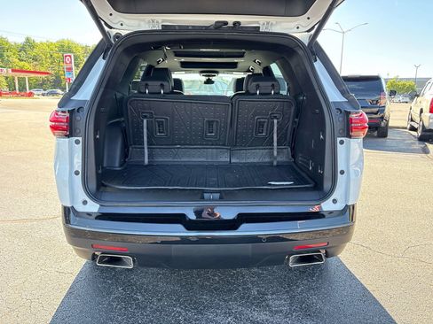 Used 2024 Chevrolet Traverse Premier w/ Redline Edition AWD/4WD image 4