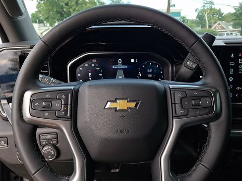 Used 2025 Chevrolet Silverado 1500 LT AWD/4WD image 19