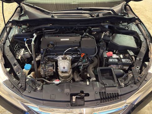 Used 2017 Honda Accord Sport Special Edition image 32