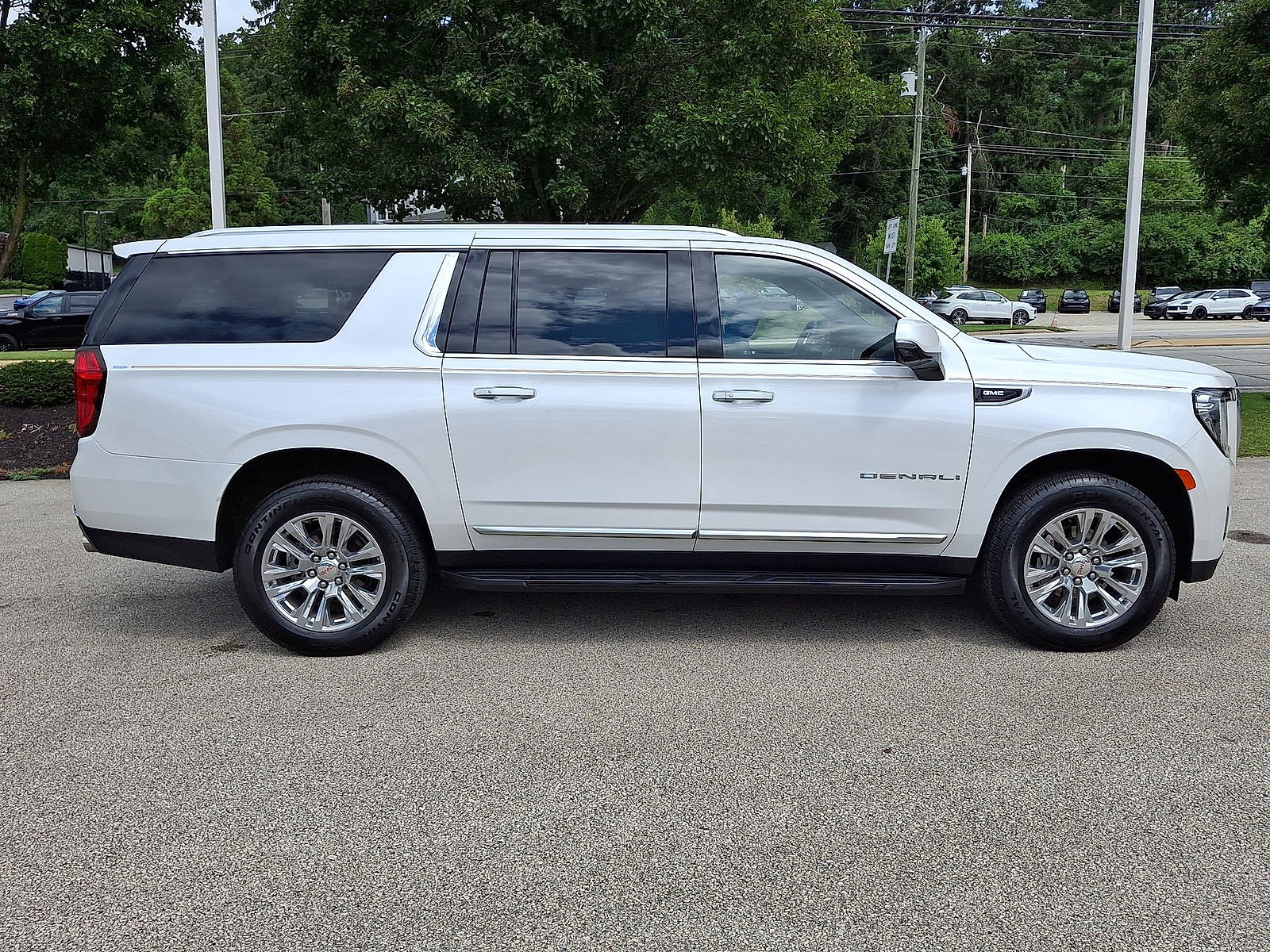 Used 2024 GMC Yukon XL Denali w/ Max Trailering Package AWD/4WD image 26