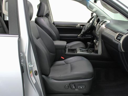 Used 2017 Lexus GX 460 image 49