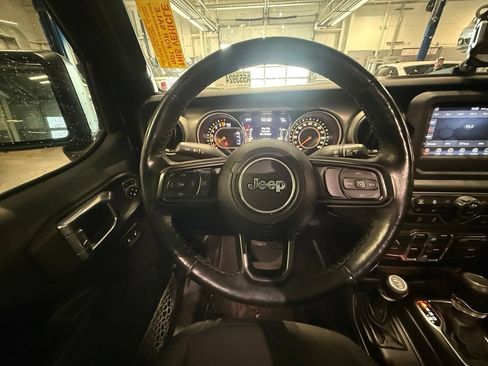 Used 2021 Jeep Gladiator Sport AWD/4WD image 9