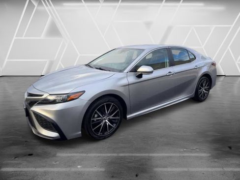 Used 2022 Toyota Camry SE image 7