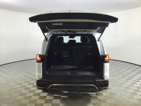 Used 2024 Lexus LX 600 F Sport image 21