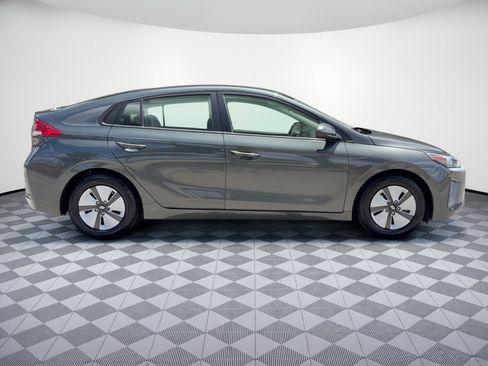 Used 2022 Hyundai Ioniq Blue FWD image 8