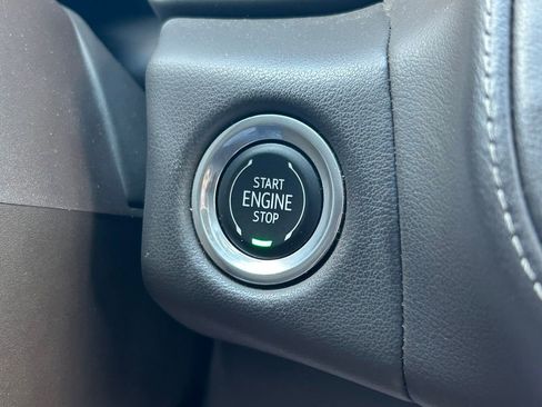 Used 2021 Chevrolet Tahoe LT w/ LT Signature Package RWD image 33