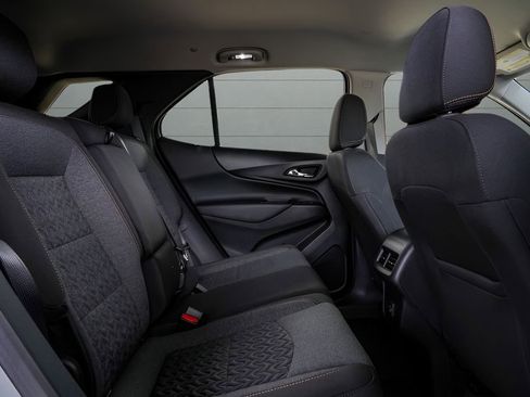 Used 2023 Chevrolet Equinox LT image 36