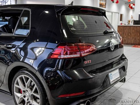 Used 2019 Volkswagen Golf S image 14