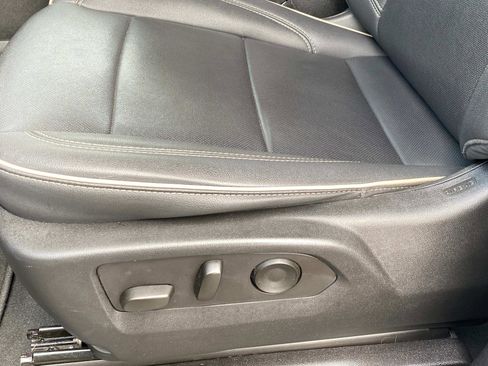 Used 2023 GMC Yukon XL SLT image 18