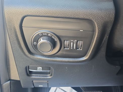 Used 2023 Jeep Grand Cherokee L Laredo AWD/4WD image 25
