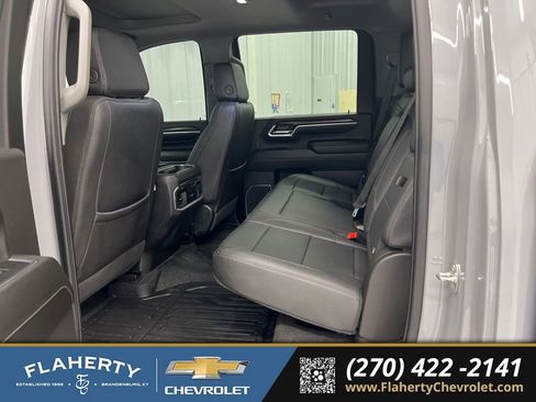 Used 2024 GMC Sierra 2500 SLT w/ SLT Premium Package image 11
