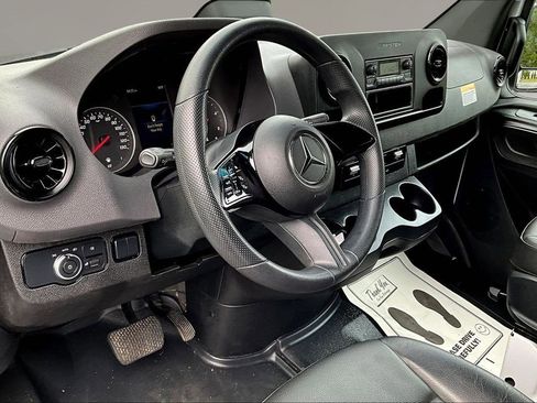 Used 2025 Mercedes-Benz Sprinter 2500 image 14