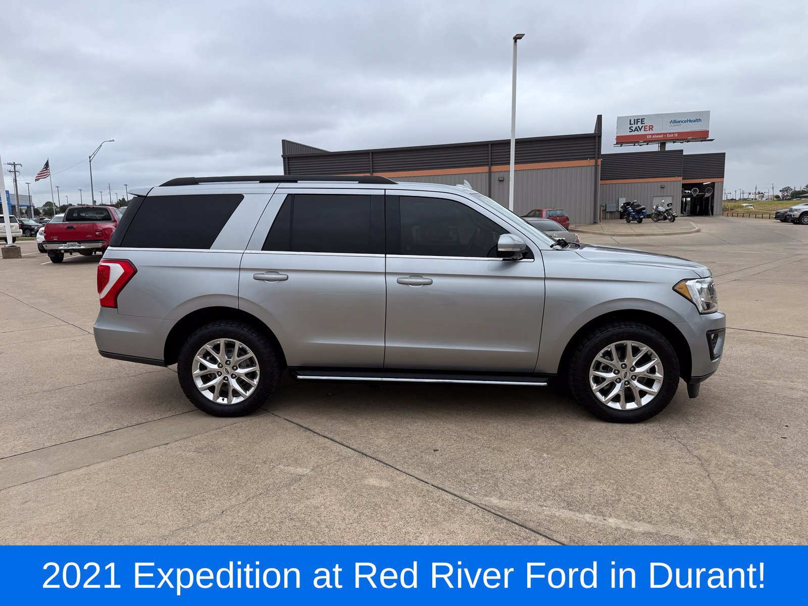 Used 2021 Ford Expedition XLT RWD image 4
