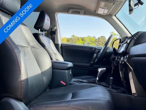 Used 2018 Toyota 4Runner TRD Off-Road Premium AWD/4WD image 5