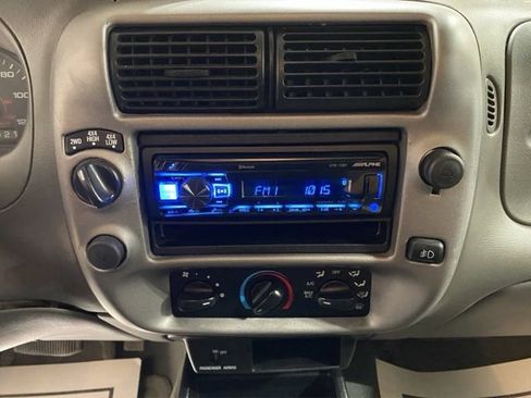 Used 2004 Ford Ranger XLT AWD/4WD image 16