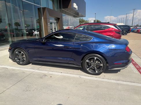 Used 2020 Ford Mustang Coupe RWD image 7
