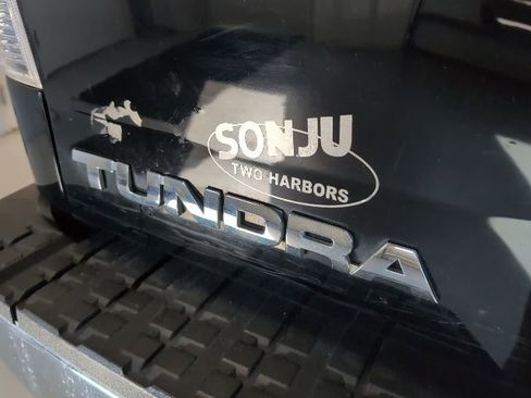 Used 2011 Toyota Tundra 4x4 CrewMax w/ SR5 Pkg image 32