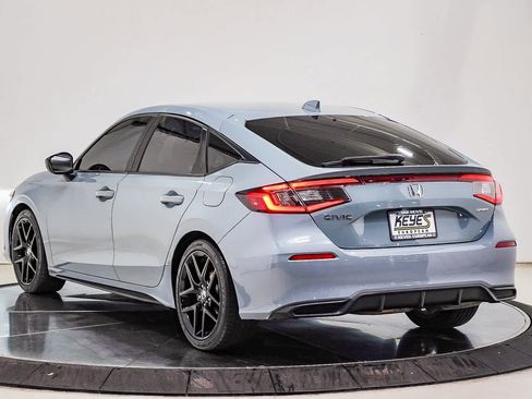 Used 2024 Honda Civic Sport image 2