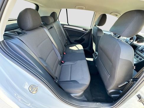 Used 2017 Volkswagen Golf S image 33