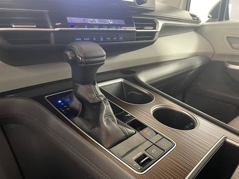 Certified 2023 Toyota Sienna LE image 20
