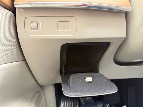 Used 2021 Volvo XC90 T6 Momentum w/ Climate Package image 36