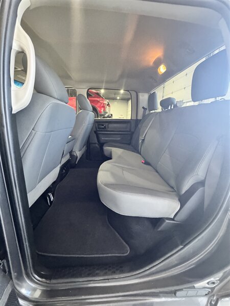 Used 2018 RAM 3500 Tradesman w/ Chrome Appearance Group AWD/4WD image 15