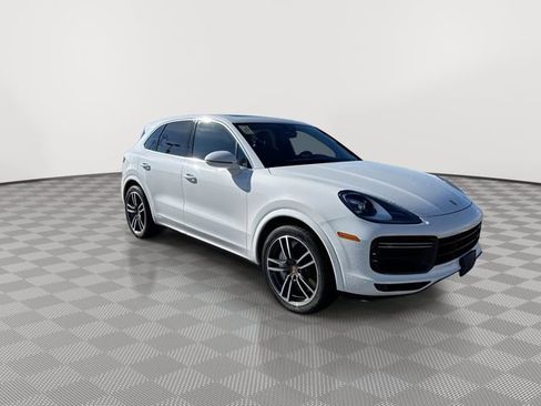 Used 2020 Porsche Cayenne Turbo image 2