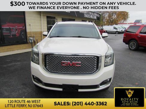 Used 2015 GMC Yukon XL Denali w/ Premium Package image 3