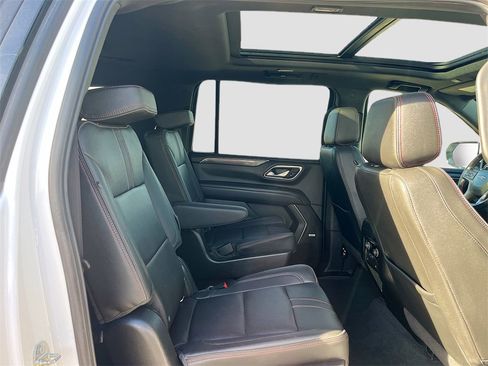 Used 2022 Chevrolet Suburban RST w/ Luxury Package image 29