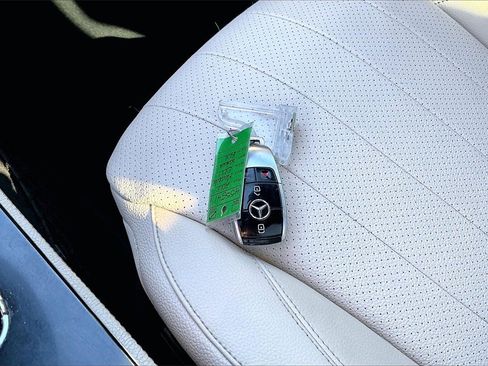 Used 2018 Mercedes-Benz E 300 w/ Premium 1 Package image 34