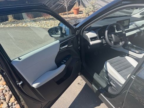 New 2025 Mitsubishi Outlander SE image 21