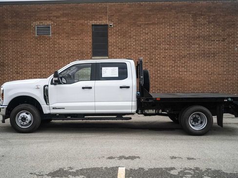 Used 2025 Ford F350 XL w/ XL Chrome Package AWD/4WD image 2