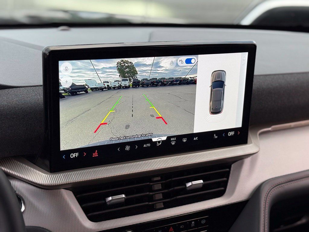 Certified 2025 Ford Explorer Active AWD/4WD image 4