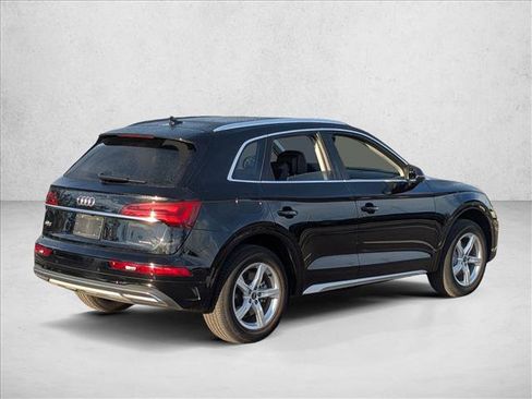 Certified 2023 Audi Q5 Premium w/ Convenience Package image 5