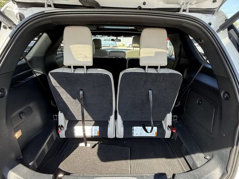 Used 2018 Ford Explorer XLT w/ Equipment Group 202A image 16