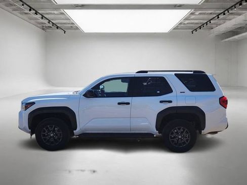 Used 2025 Toyota 4Runner SR5 AWD/4WD image 2