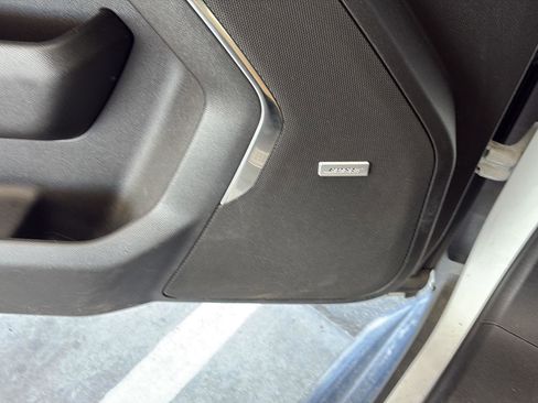 Used 2021 Chevrolet Suburban LT image 13