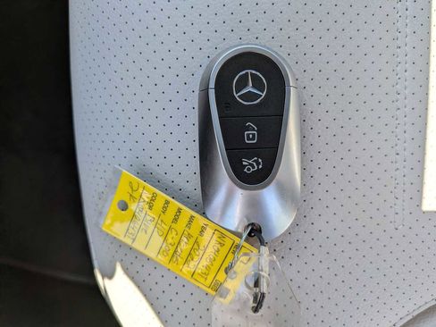 Used 2022 Mercedes-Benz C 300 4MATIC Sedan image 38