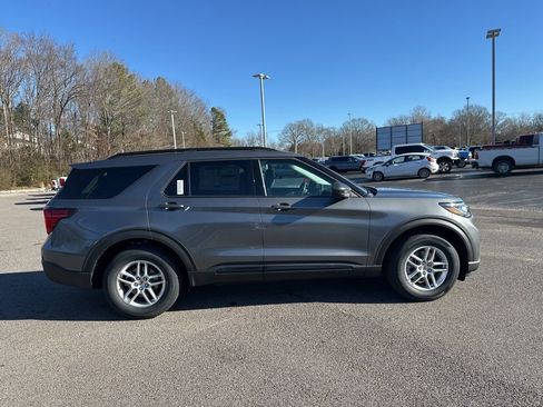 New 2026 Ford Explorer Active w/ Active Comfort Package image 2