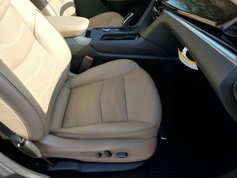 New 2025 Cadillac XT6 Premium Luxury w/ Platinum Package image 16