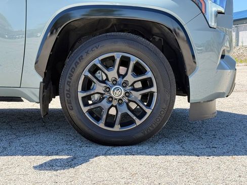 Used 2024 Toyota Sequoia Platinum AWD/4WD image 10