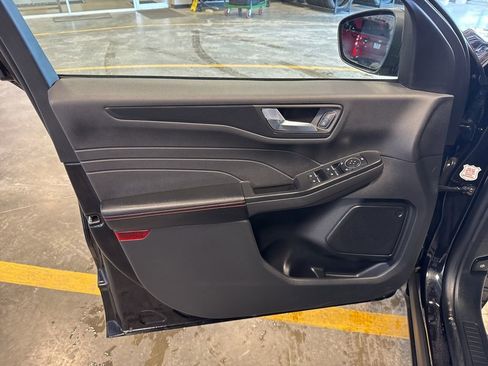 Used 2025 Ford Escape ST-Line image 24