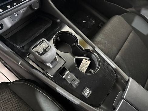 Used 2024 Nissan Rogue SV FWD image 20